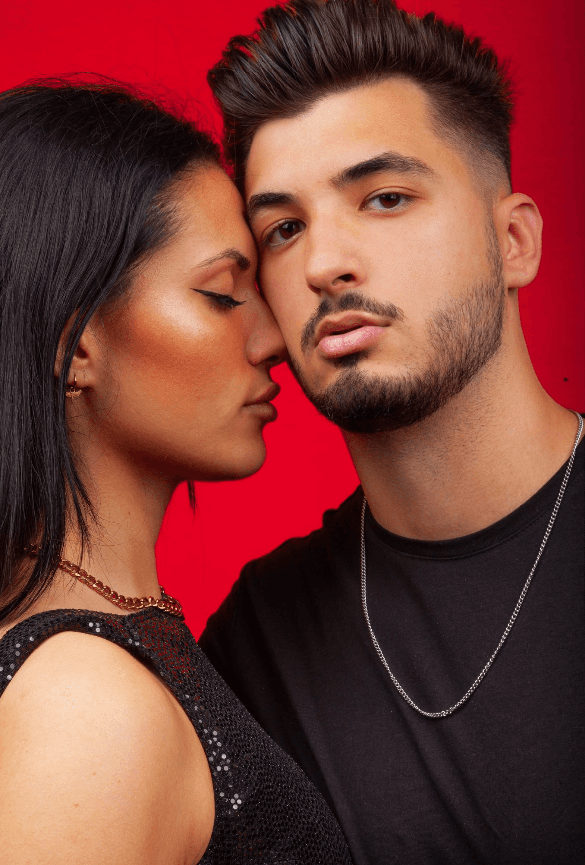 Suárez y Carmen impartiendo una clase de bachata